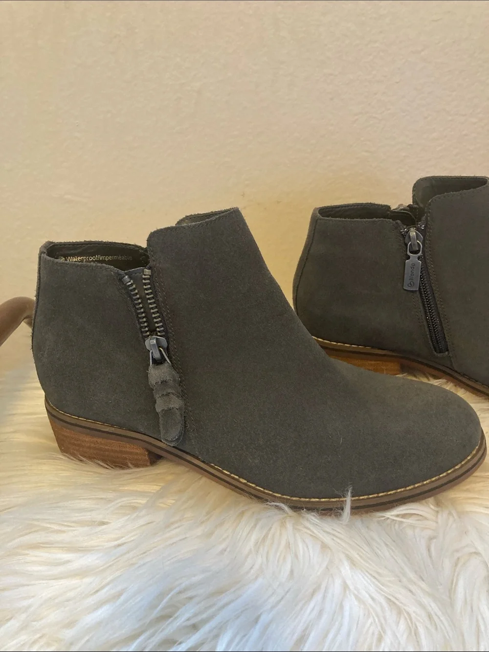 Blondo soft gray